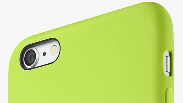 La cámara del nuevo iPhone 6 sobresale un poco del cuerpo del móvil