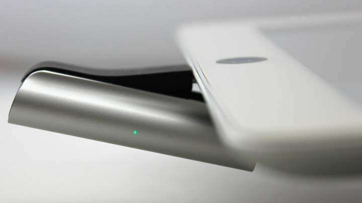 Conecta el iXpand por Lightning a tu iPhone, iPad, iPad Mini o iPod Touch