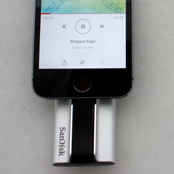 Reproduce audio, fotos en slideshow y películas en el Sandisk iXpand Flash Drive