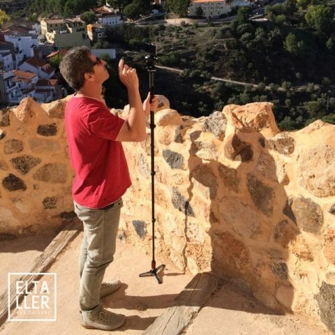Javier Grabando con el monopie de Manfrotto en octubre de 2014